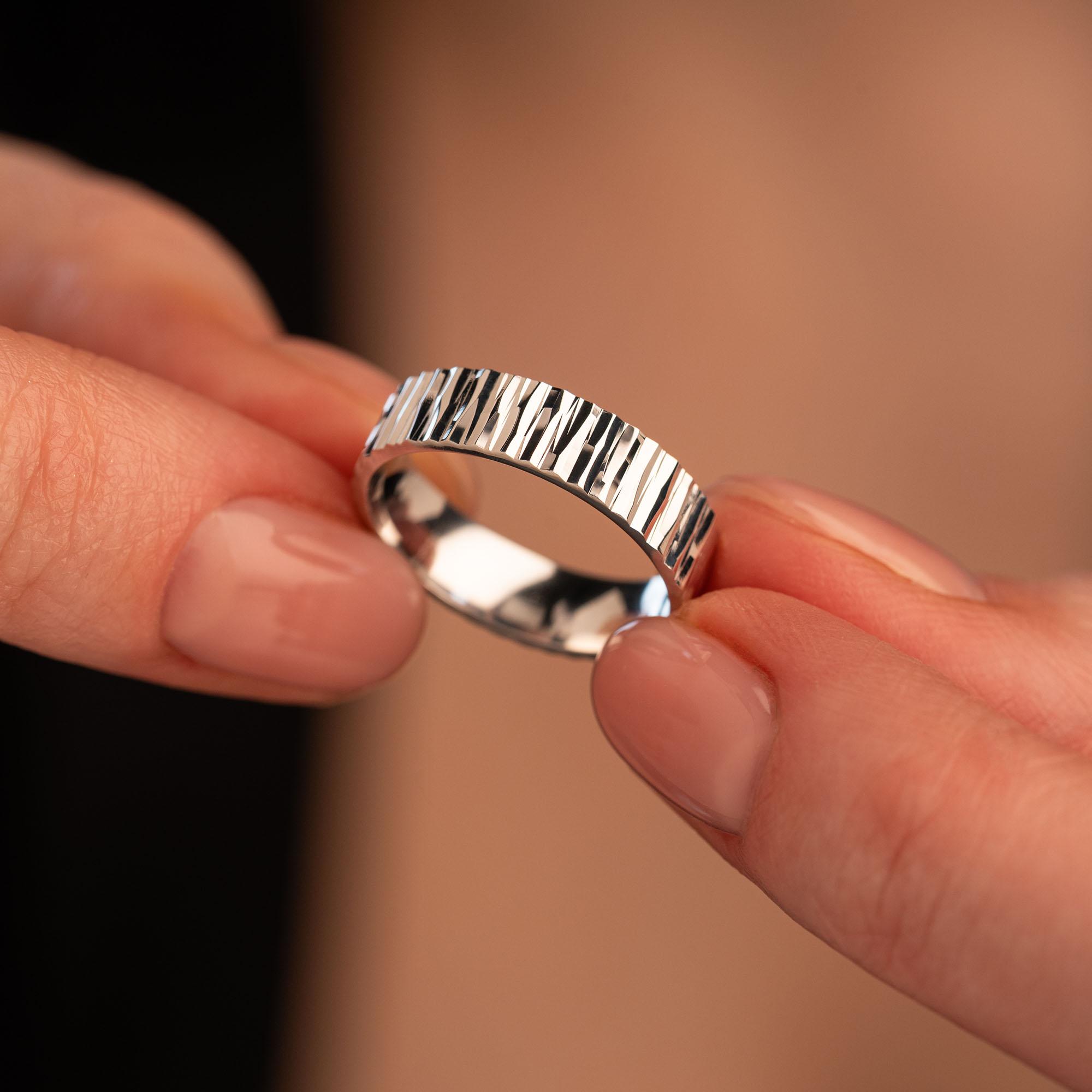 Обручальное кольцо из белого золота 510-000-1015