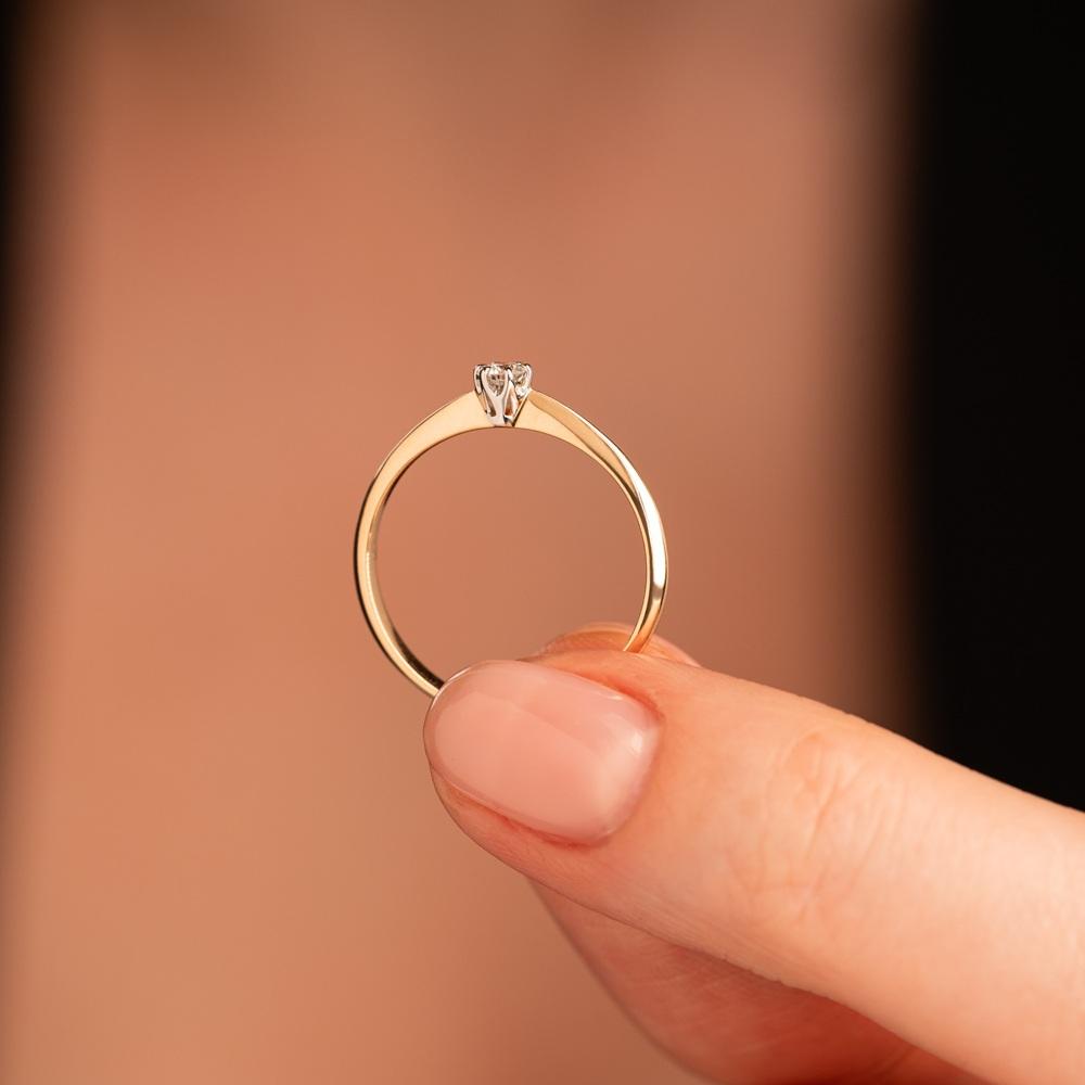 Кольцо из золота с бриллиантом 911088Б