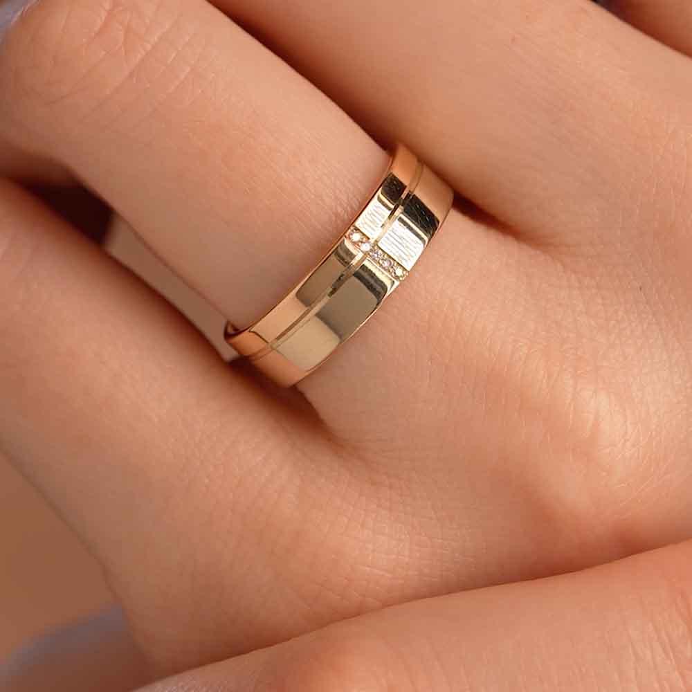 Обручальное кольцо с бриллиантами 432-050-331