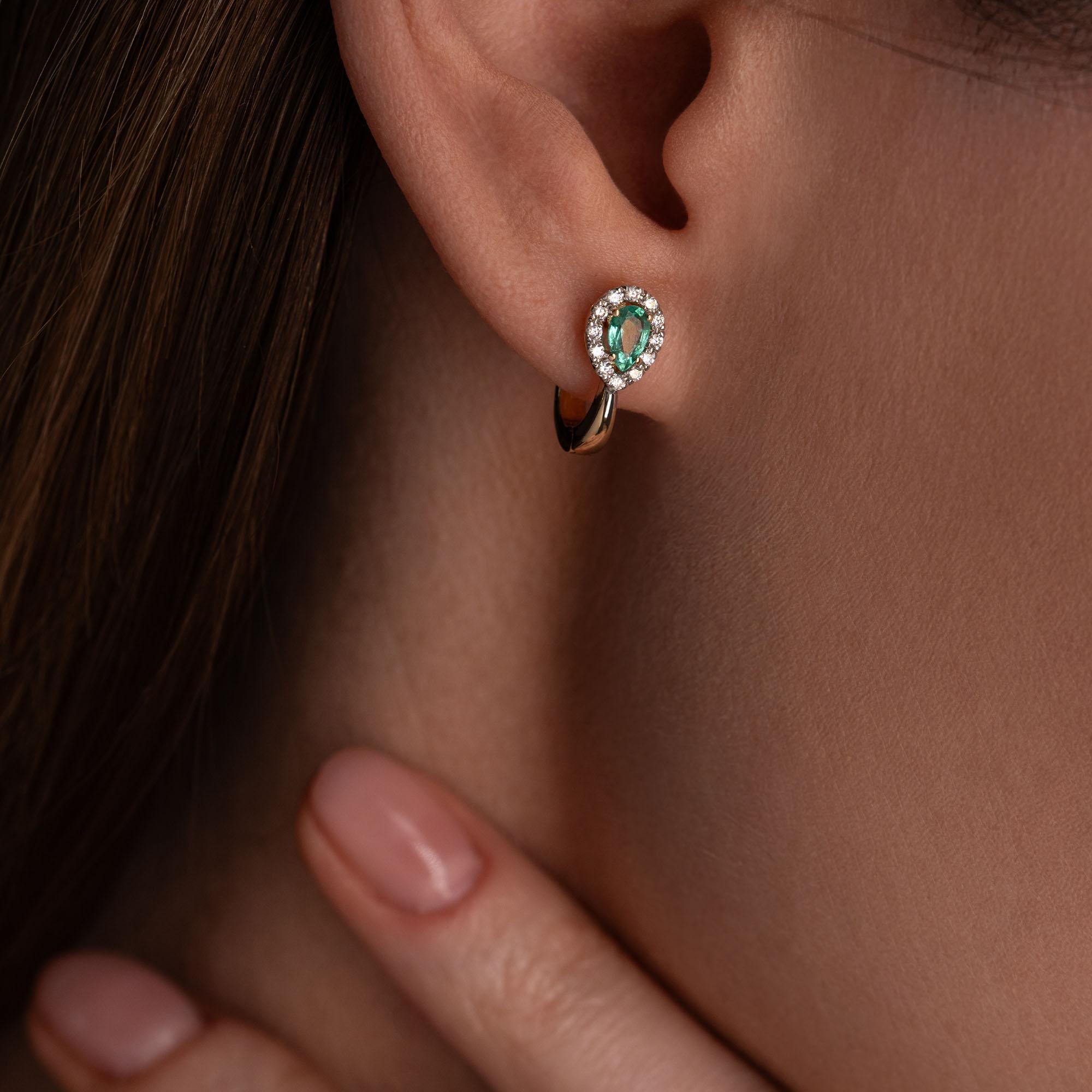 Серьги с изумрудами и бриллиантами 9321016И