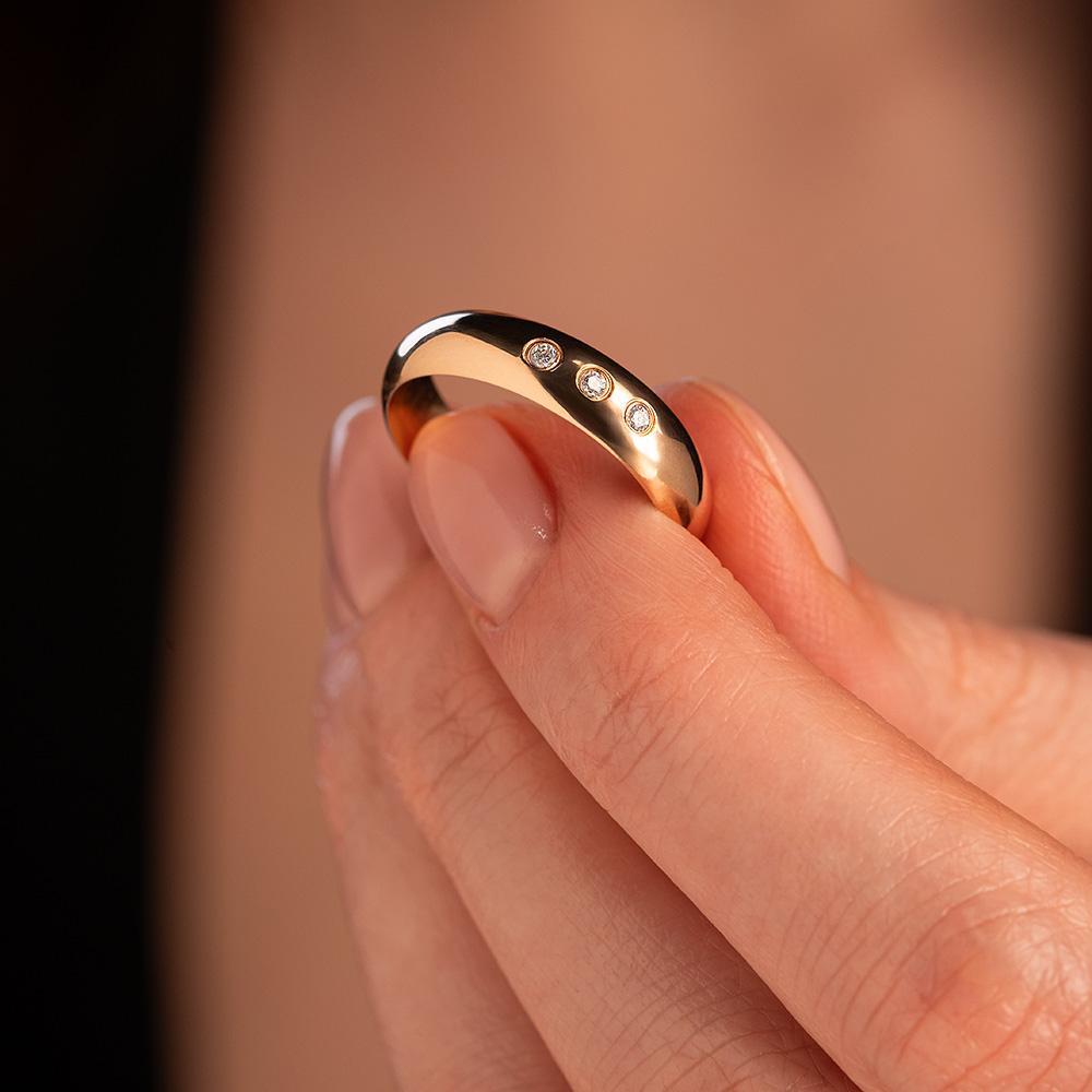 Обручальное кольцо с бриллиантами102-030-550