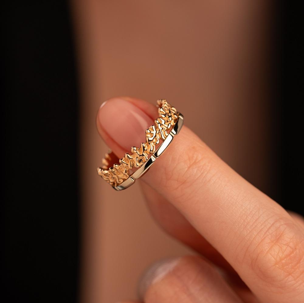 Дизайнерское обручальное кольцо из красного и белого золота 911994