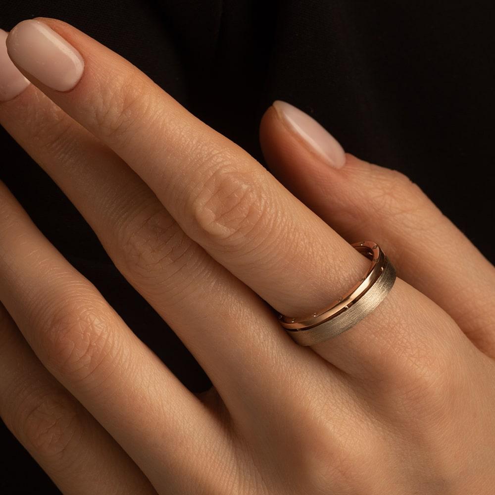 Кольцо из красного и белого золота с бриллиантами 911760Б