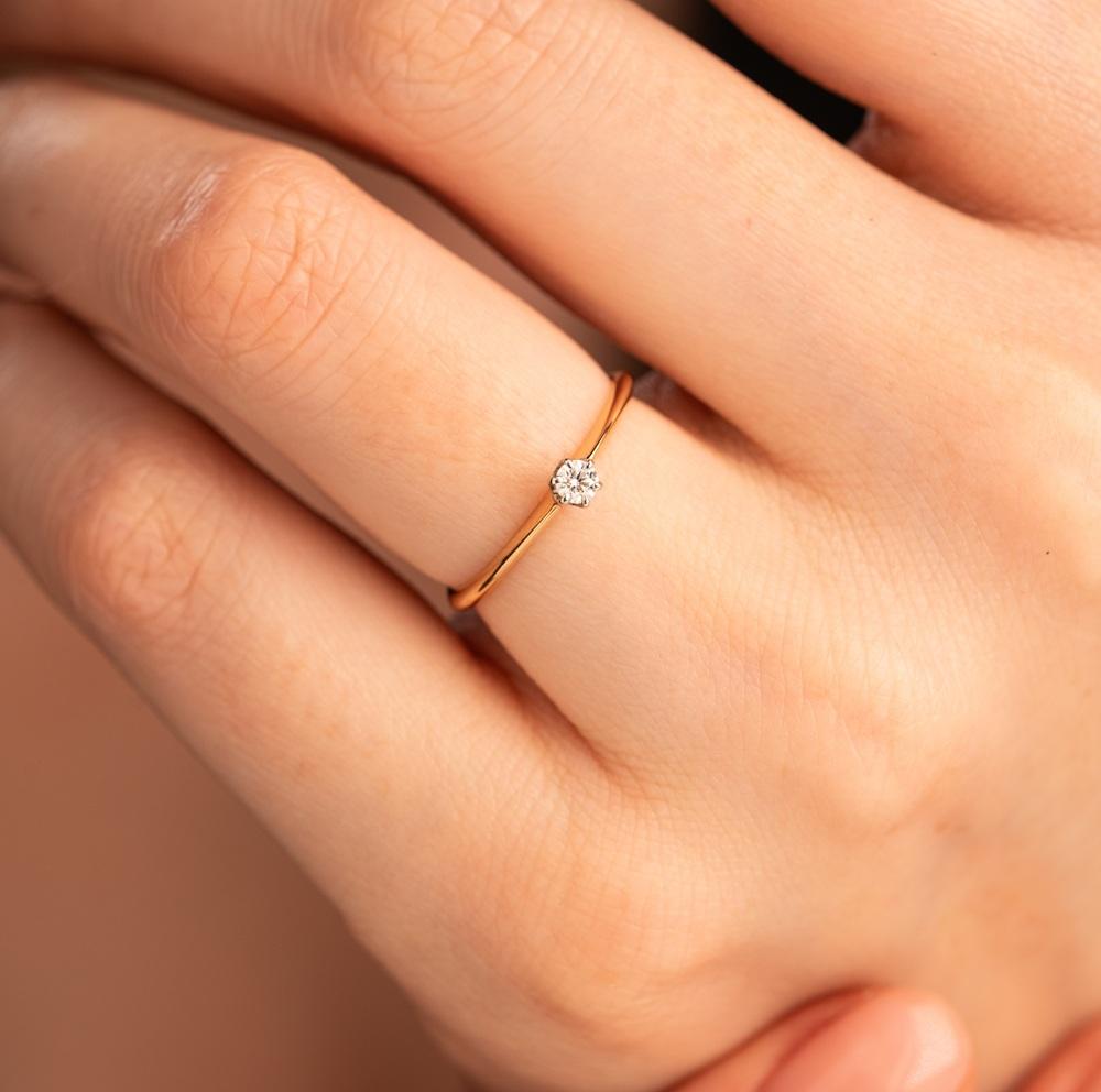 Кольцо из золота с бриллиантом 911088Б