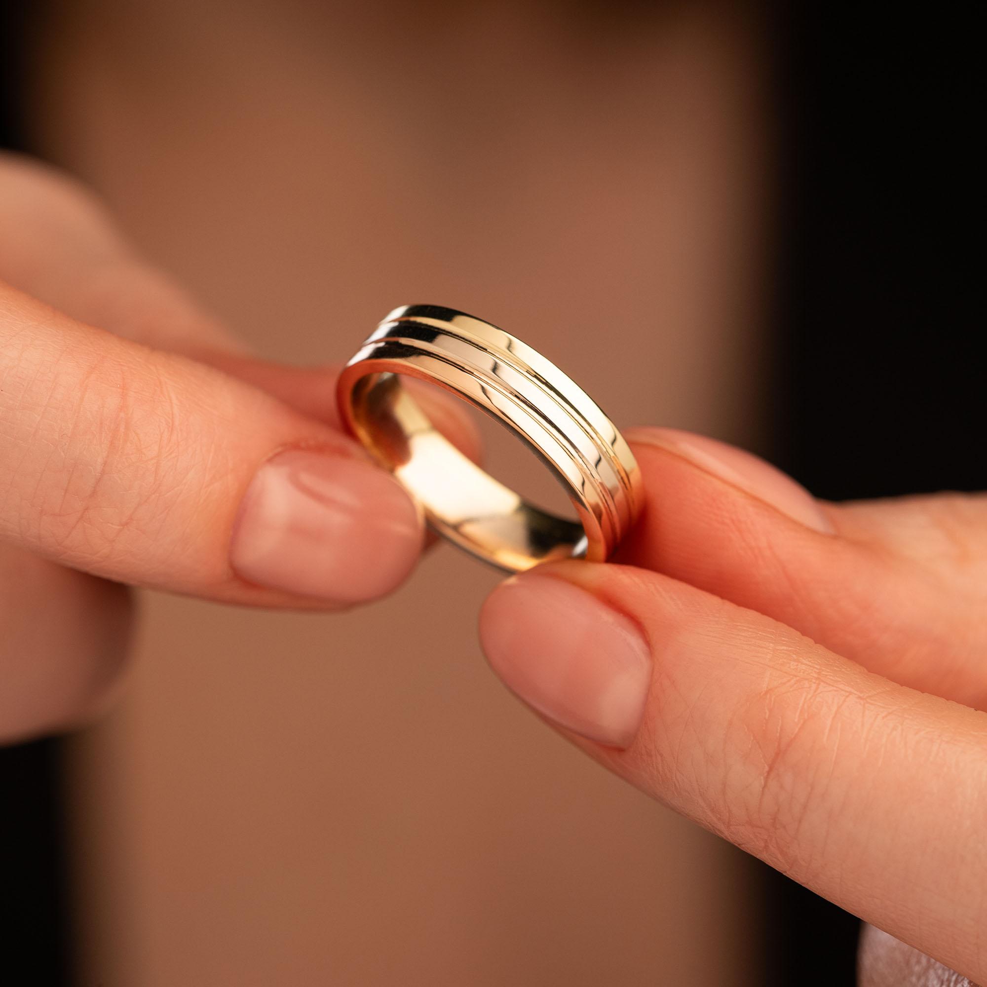 Обручальное кольцо из золота (синтеринг) 490-000-982