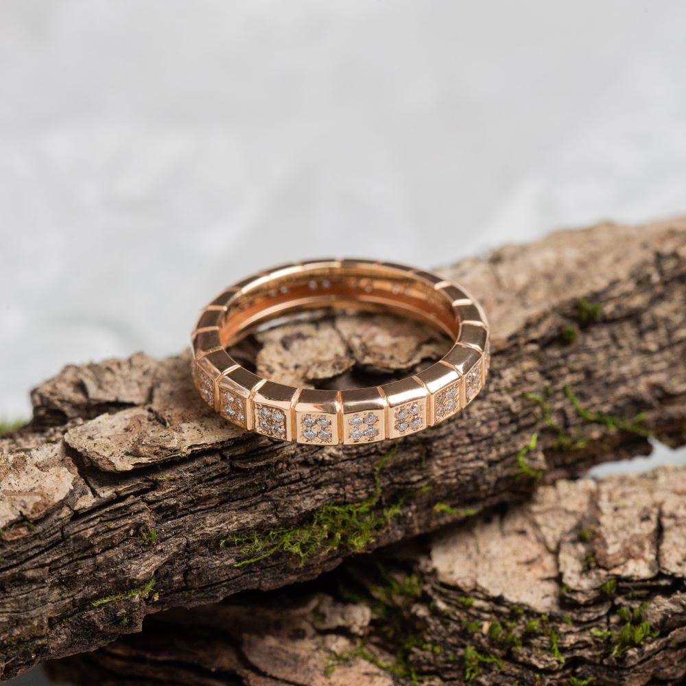 Кольцо из красного золота с бриллиантами по кругу 911285Б