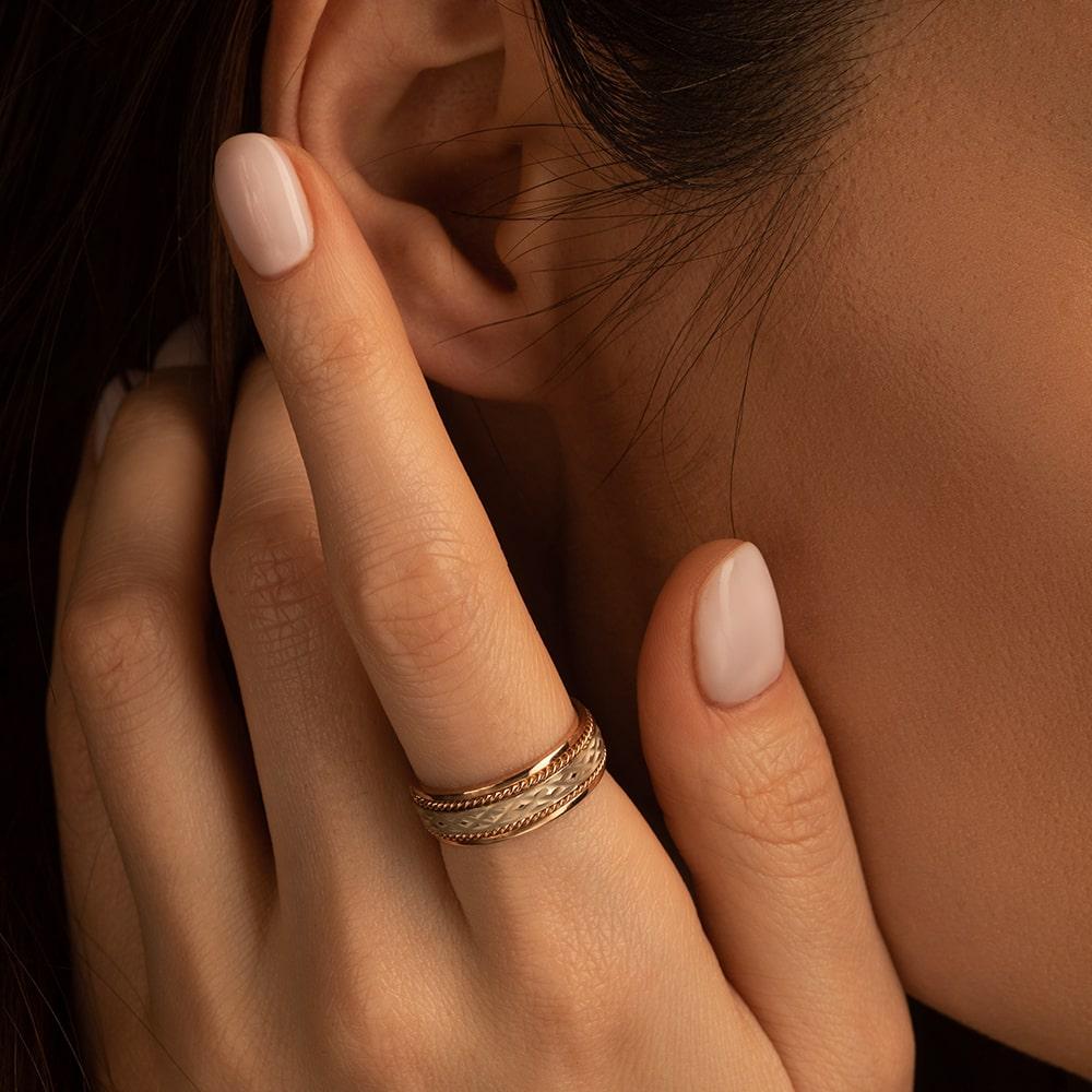 Кольцо двухсплавное с гранью и плетением 430-000-409