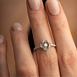 Помолвочное кольцо из белого золота 585 пробы  с бриллиантами в виде цветка 921718Б