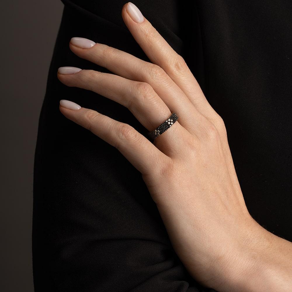 Кольцо из желтого золота с черными бриллиантами 931820Б