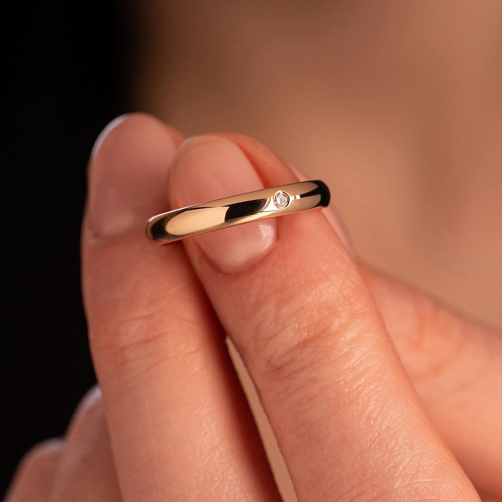 Обручальное кольцо с бриллиантом 102-010-530