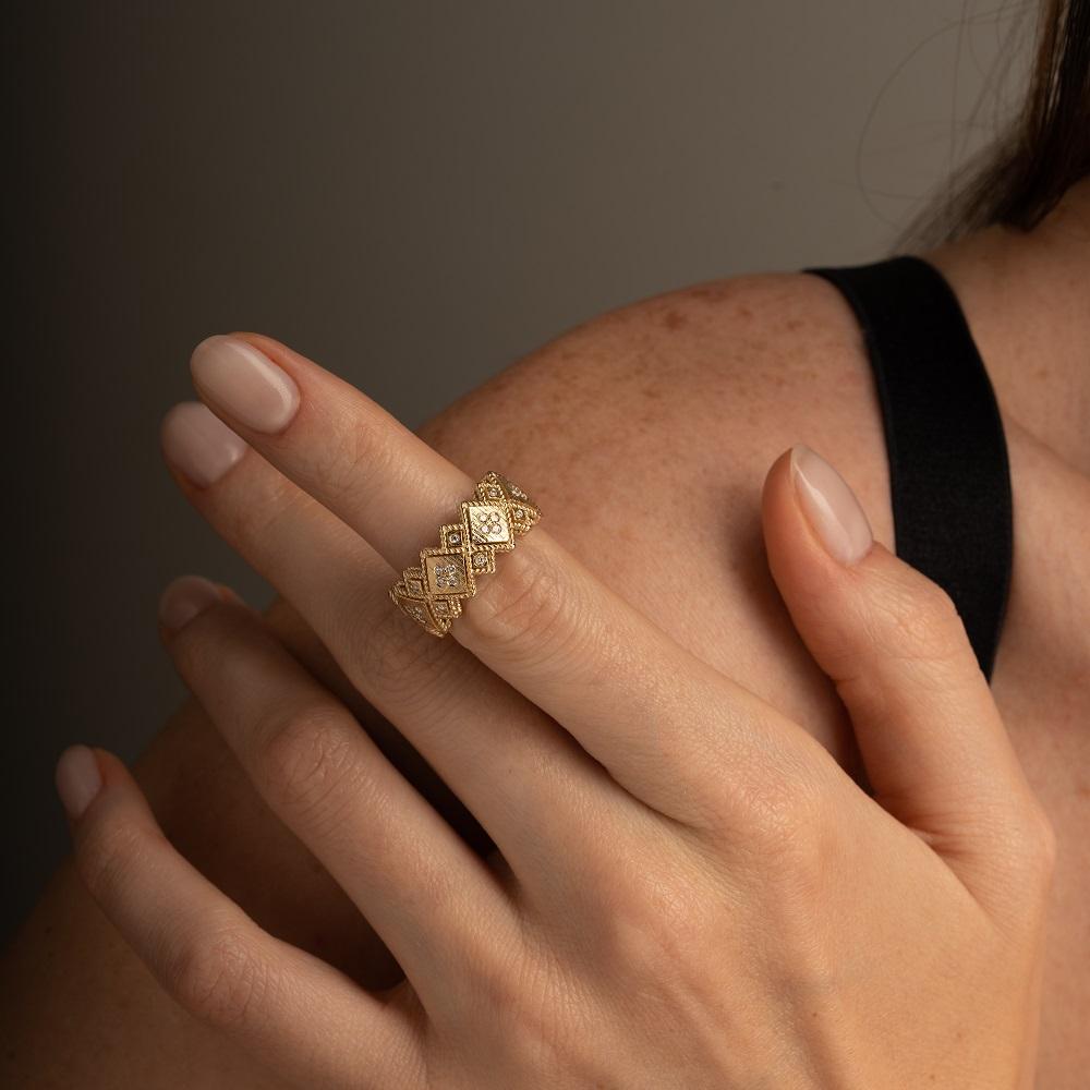 Кольцо из желтого золота 585 пробы с бриллиантами 931826Б