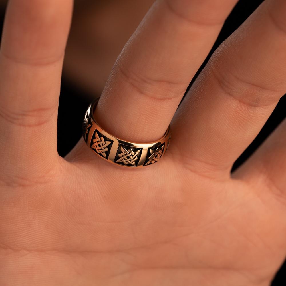 Кольцо из золота без вставок 911518