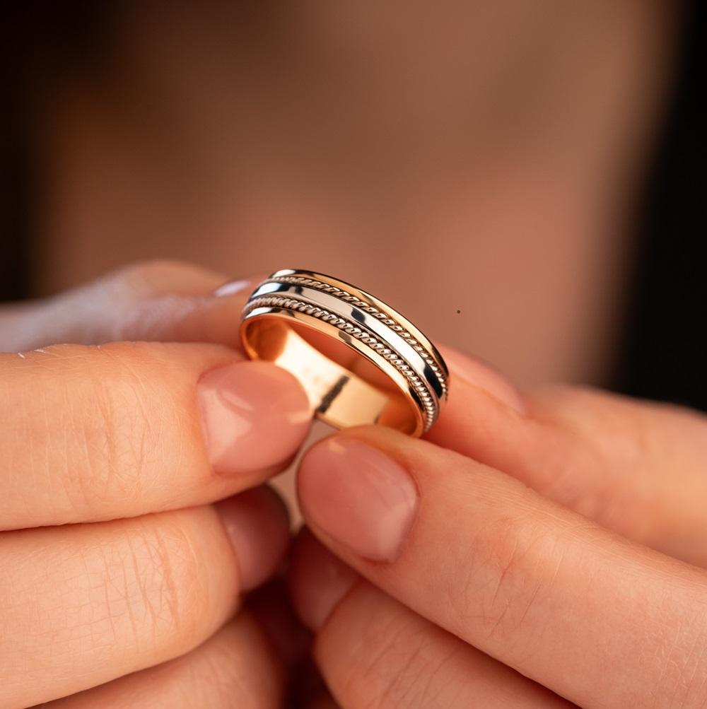 Двухсплавное обручальное кольцо из красного и белого золота 430-000-406 