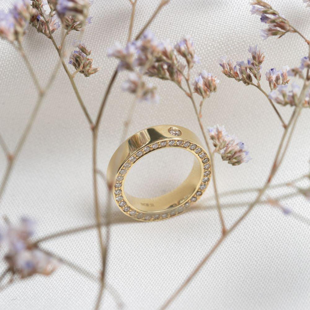 Обручальное кольцо с бриллиантами 222-910-350