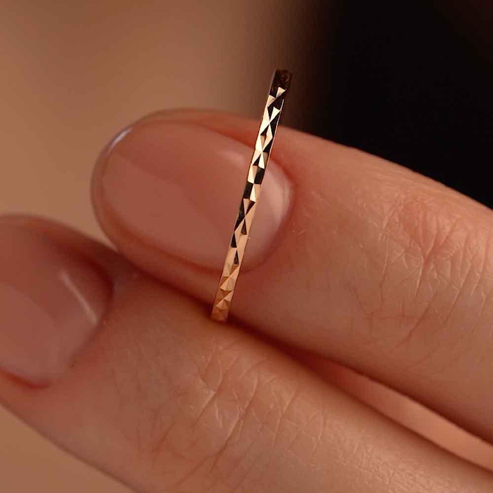 Обручальное кольцо из красного золота 200-000-506