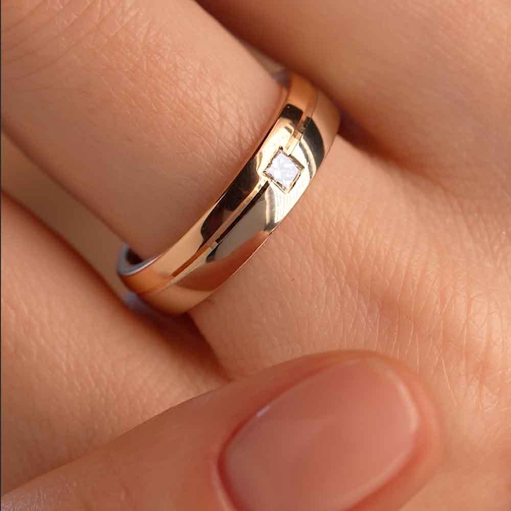 Обручальное кольцо с бриллиантами 432-010-307