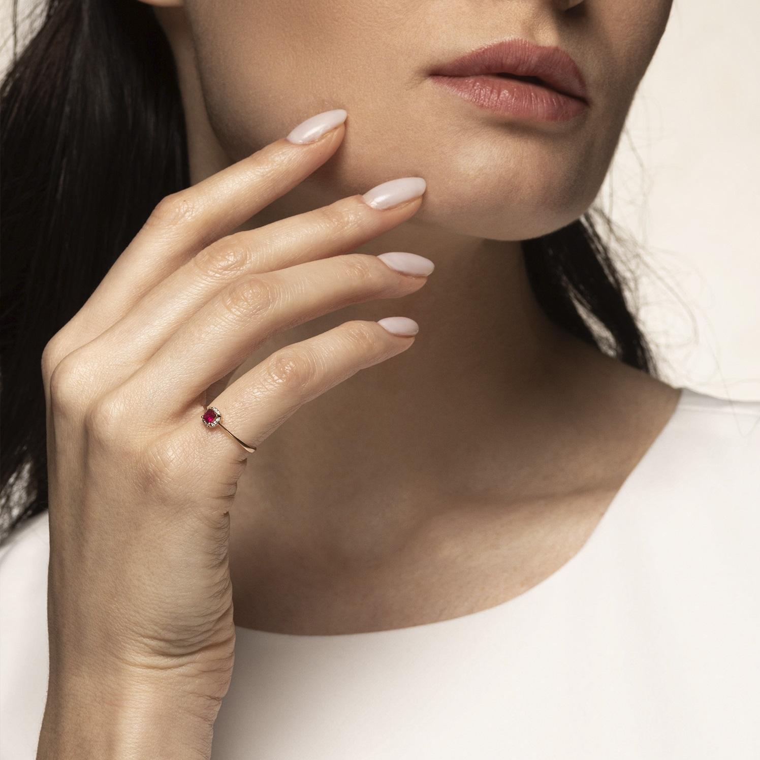 Кольцо из золота с рубином 911087Р