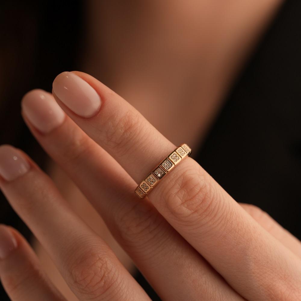 Кольцо из красного золота с бриллиантами по кругу 911285Б