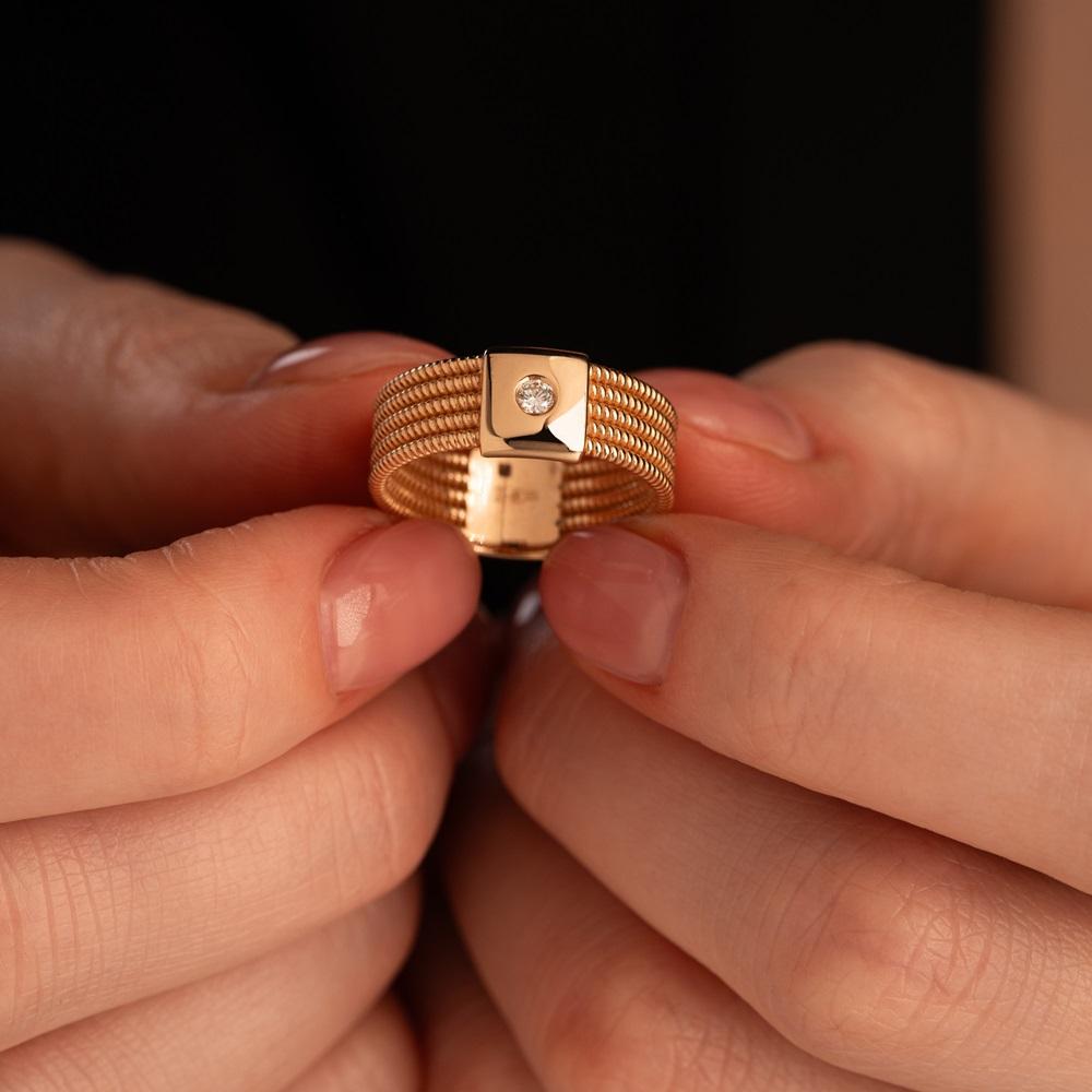 Кольцо из красного золота с бриллиантом 911465Б