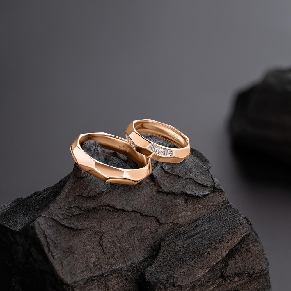 Обручальное кольцо с гранями шириной 700-000-291