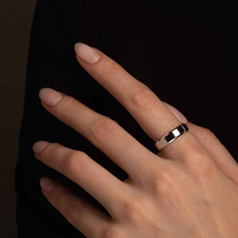 Обручальное кольцо из серебра 010-000-554