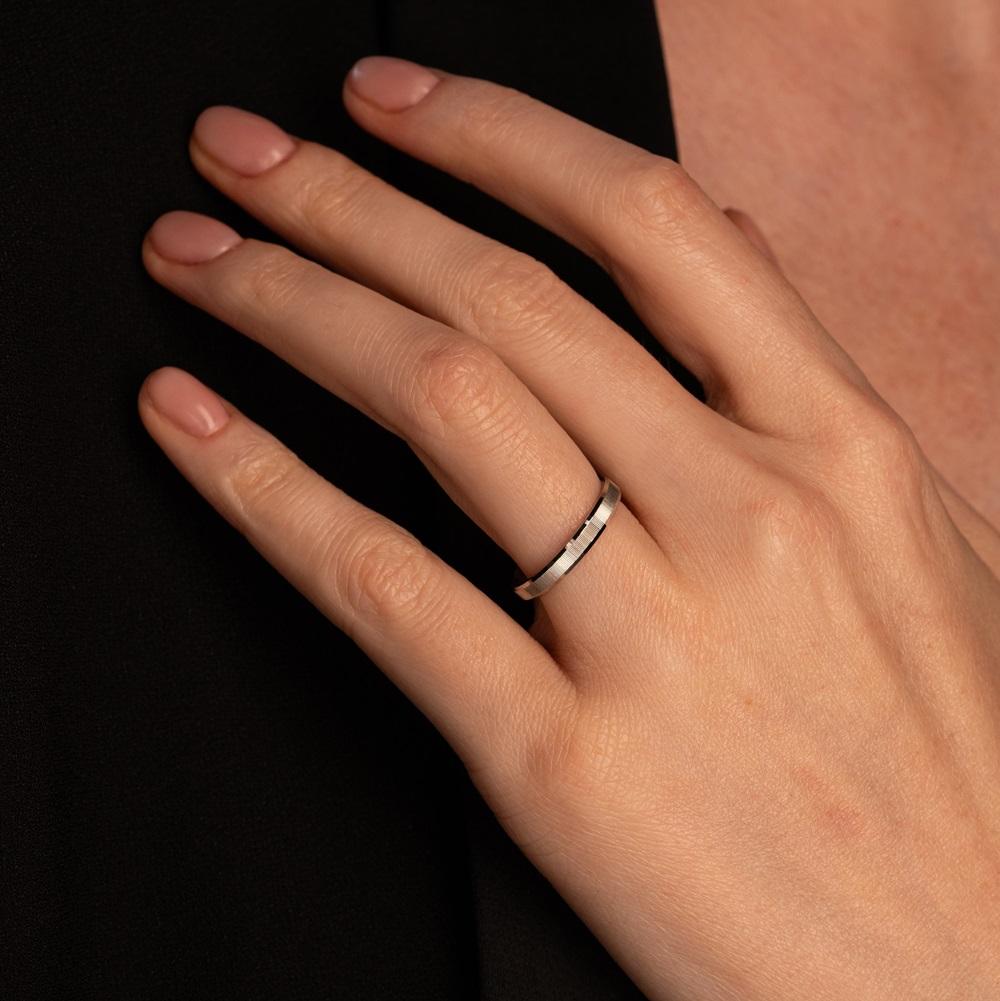 Обручальное кольцо из белого золота 210-000-555