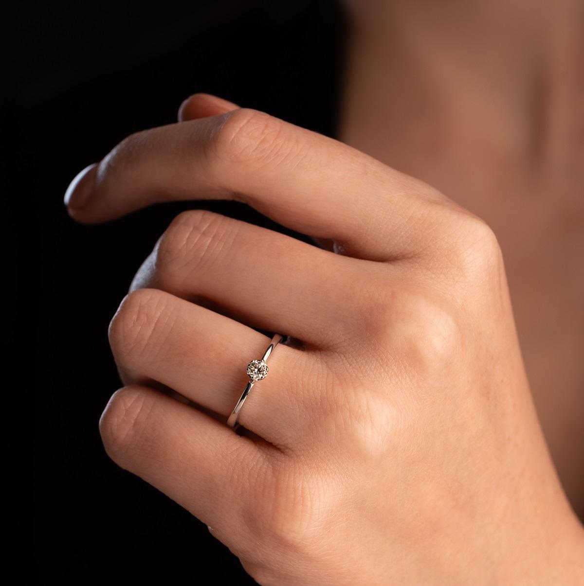 Кольцо с бриллиантом 921870Б