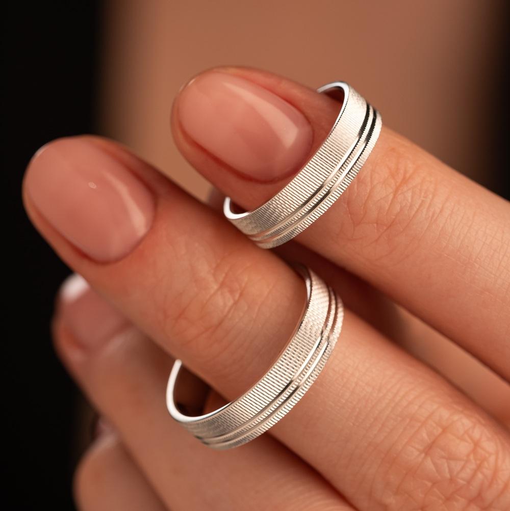 Обручальное кольцо из белого золота 510-000-1017