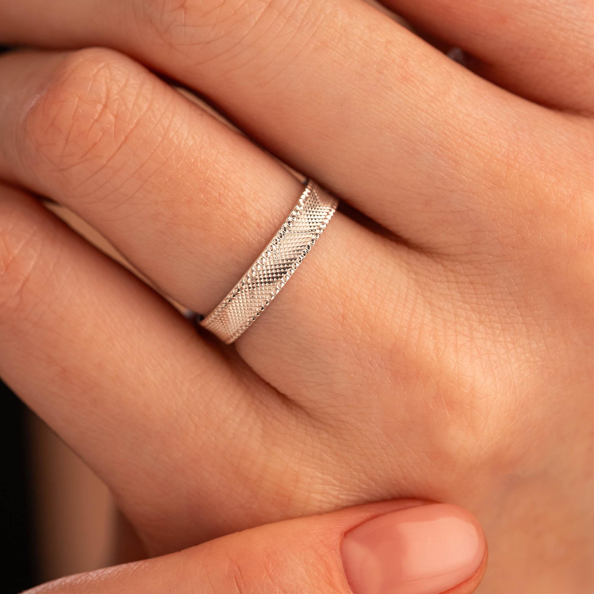 Обручальное кольцо из белого золота 510-000-1001