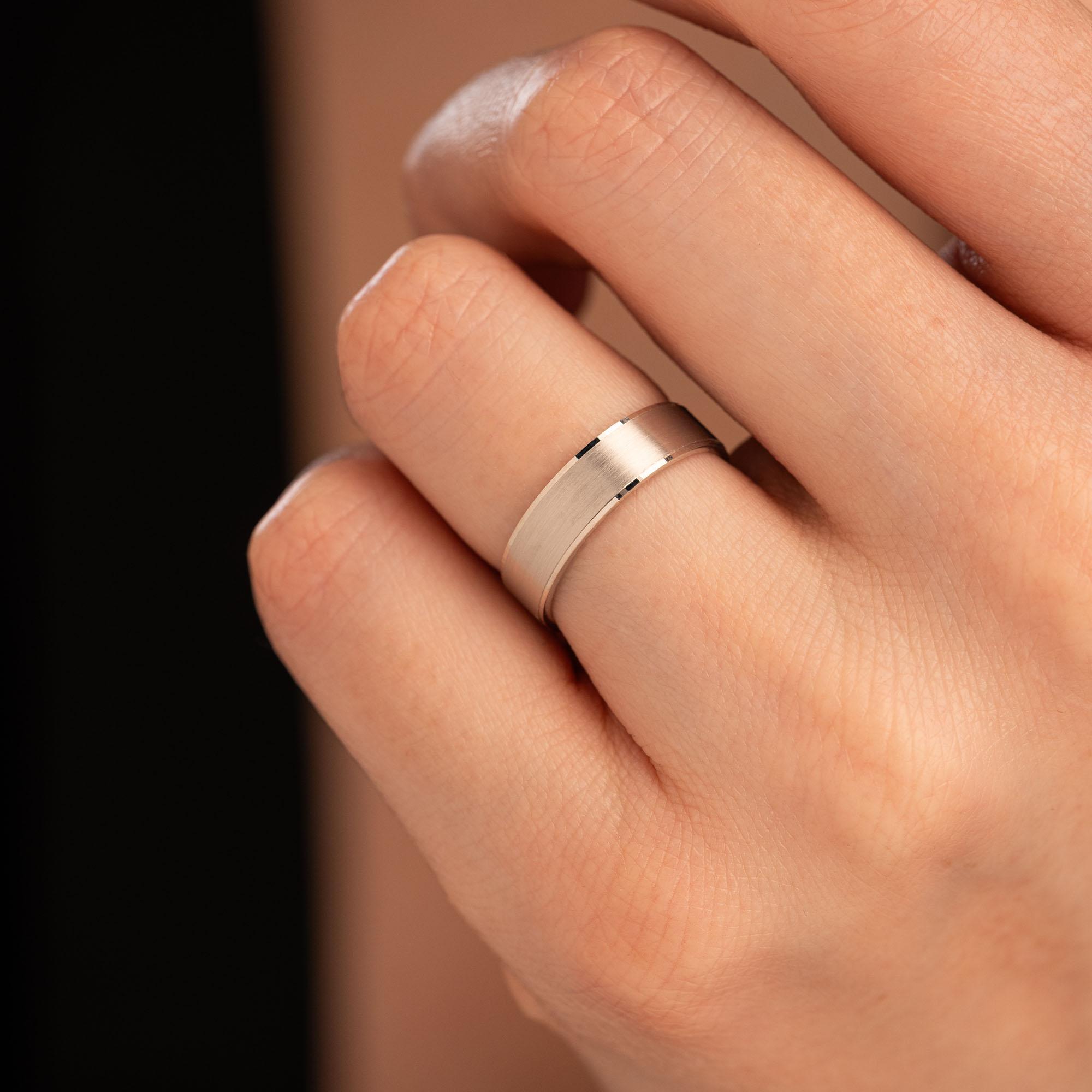 Обручальное кольцо из белого золота 210-000-737