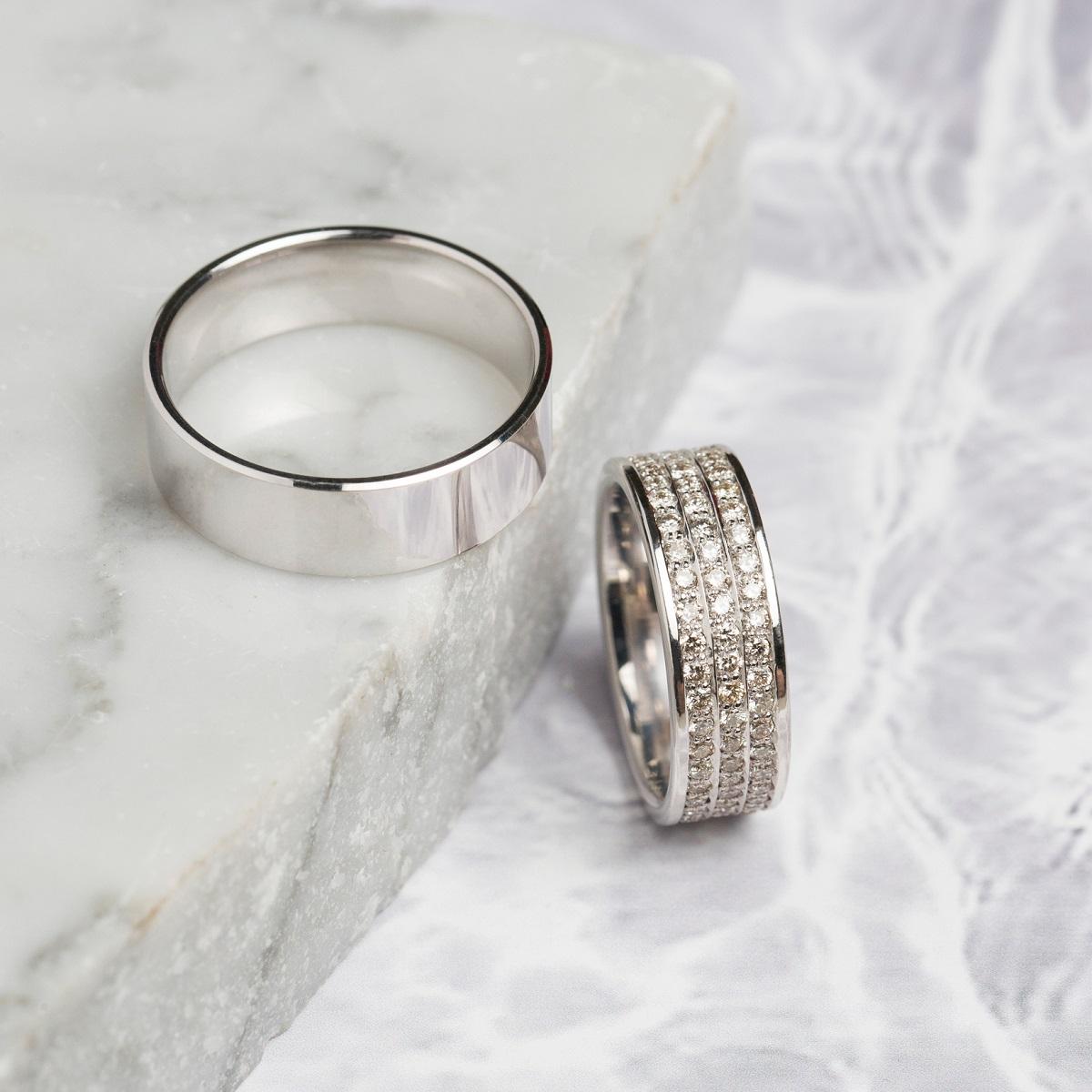 Обручальное кольцо с бриллиантами 412-111-364