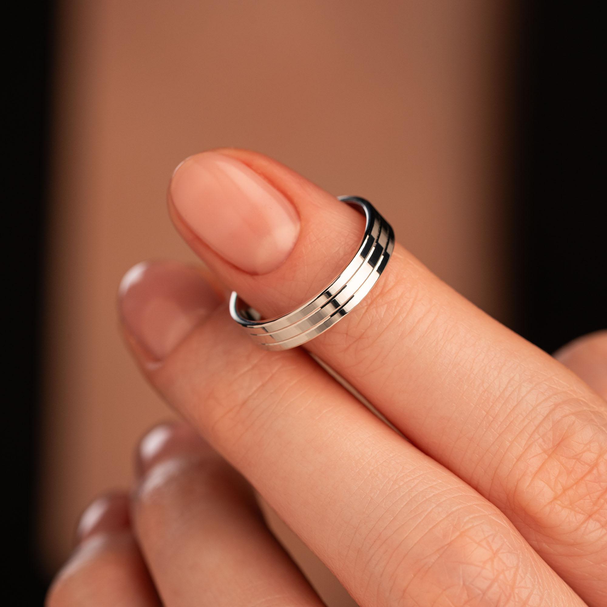 Обручальное кольцо 210-000-903