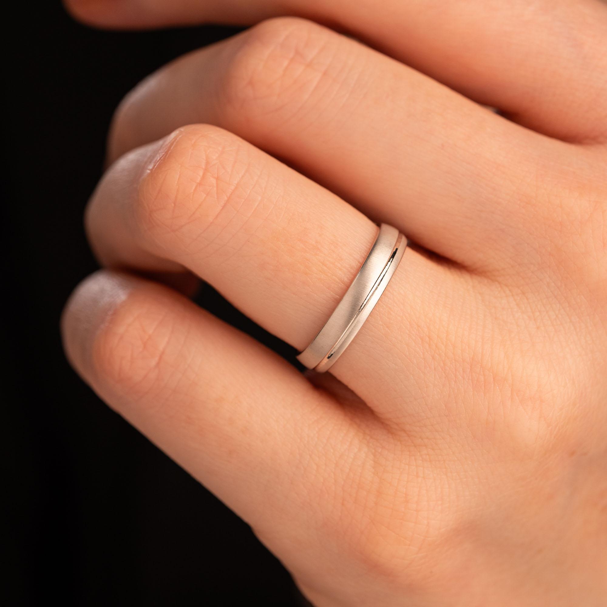 Обручальное кольцо из белого золота 210-000-719