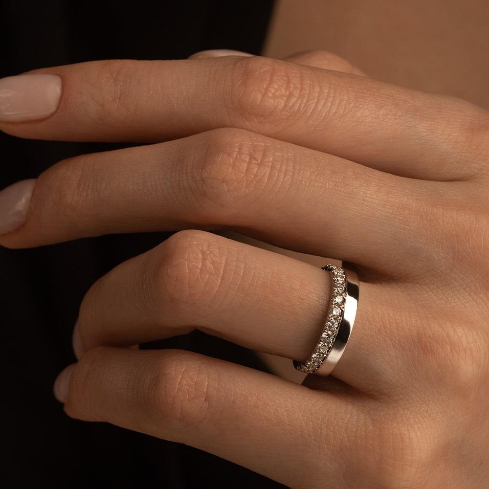 Кольцо из белого золота с бриллиантами 921754Б