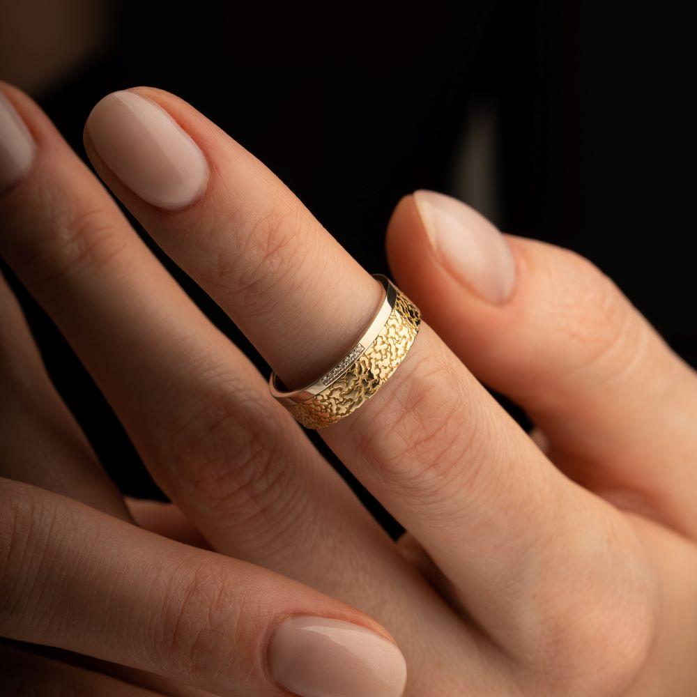 Кольцо из желтого и белого золота с бриллиантами 931808Б