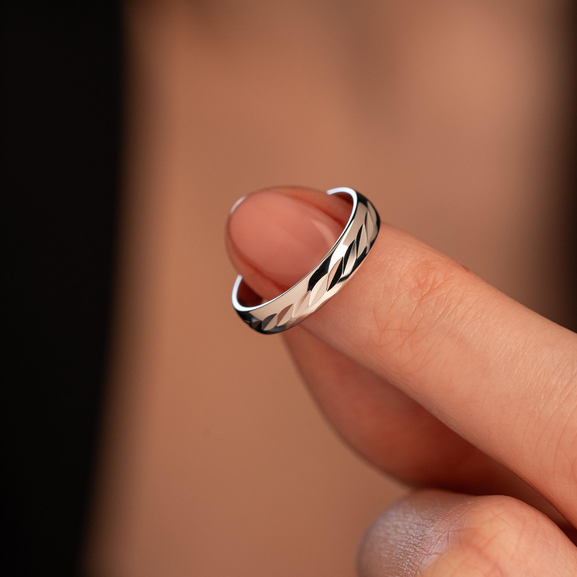 Обручальное кольцо из белого золота 210-000-611