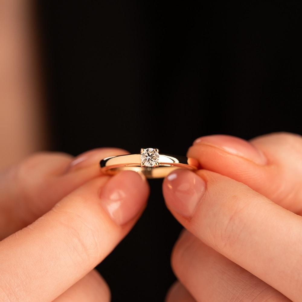 Кольцо из золота с бриллиантом 911214Б