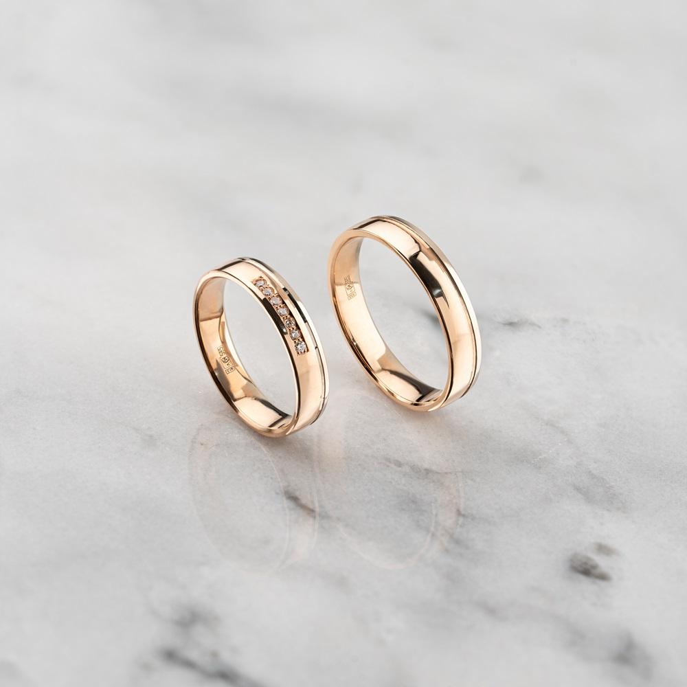 Обручальное кольцо с бриллиантом 432-070-323