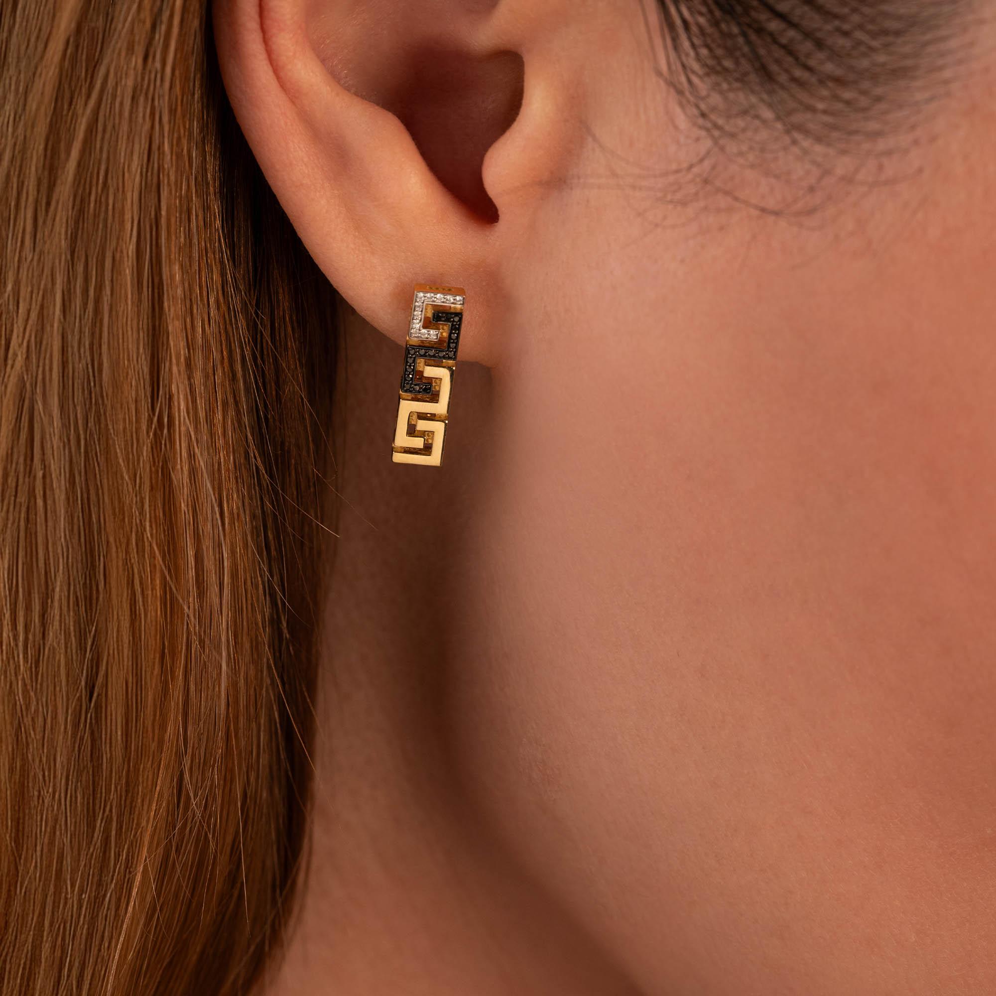 Серьги из желтого золота с двумя видами бриллиантов 932980ЧБ