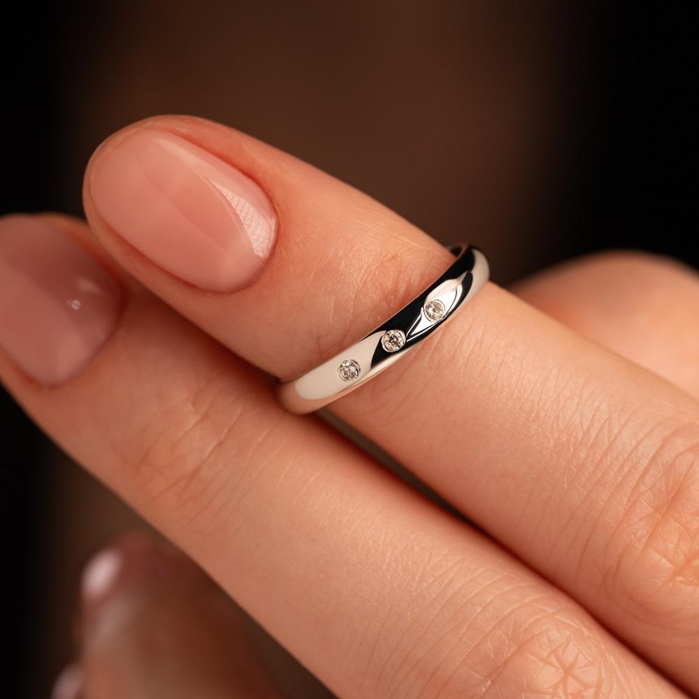 Обручальное кольцо с бриллиантами 112-030-530