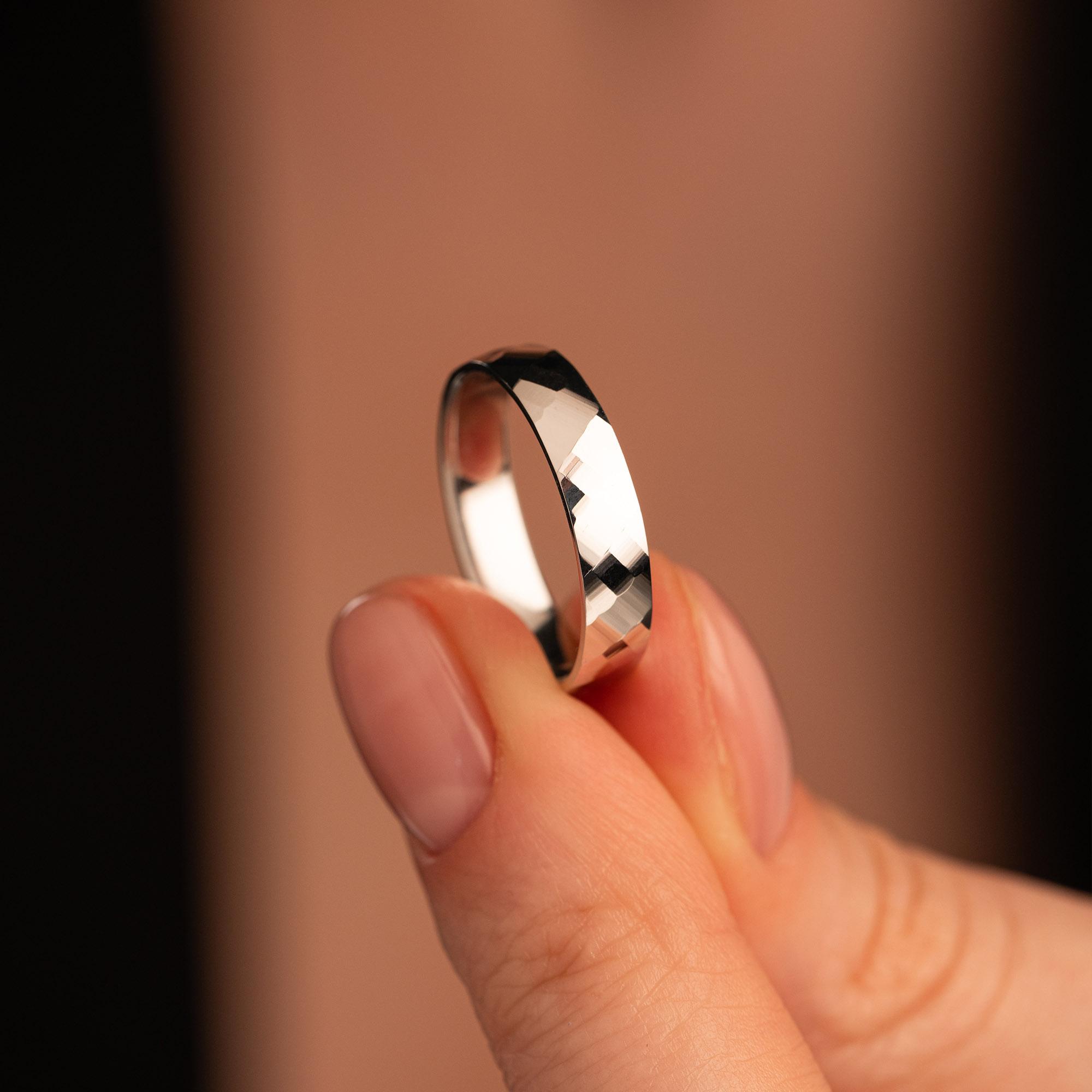 Обручальное кольцо из белого золота 510-000-1011