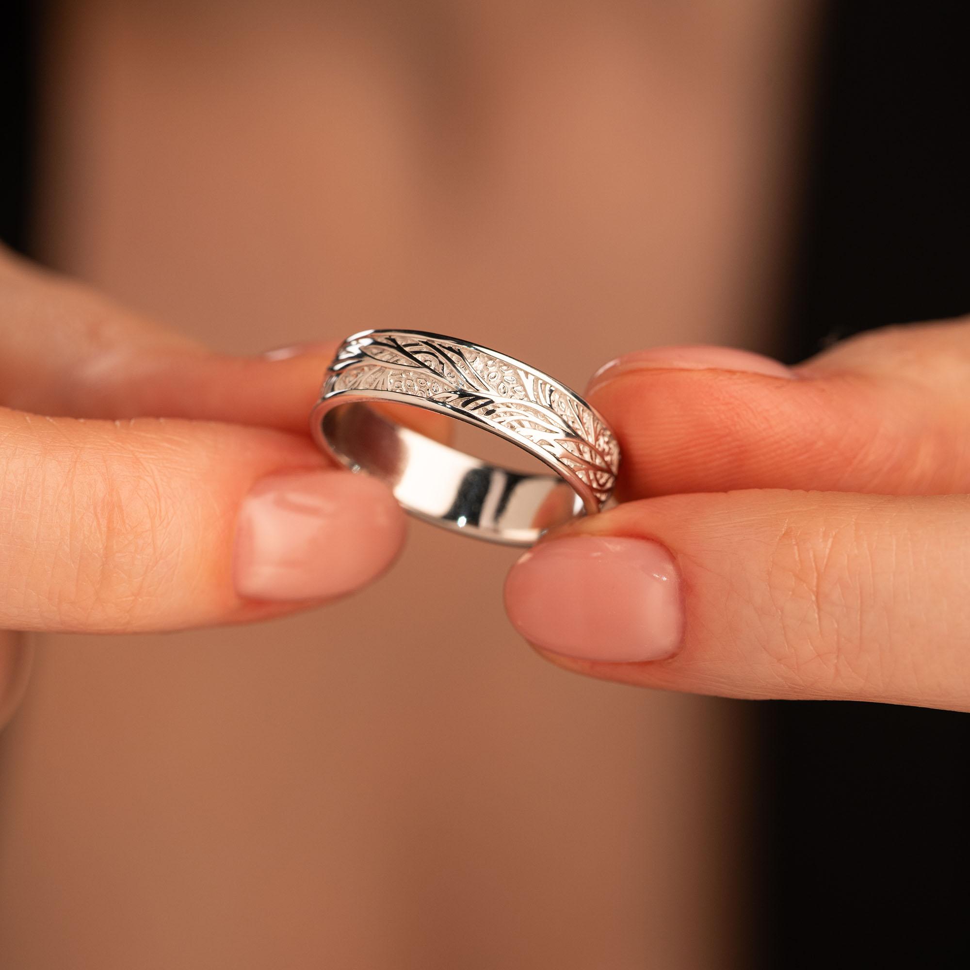 Кольцо из белого золота 921936