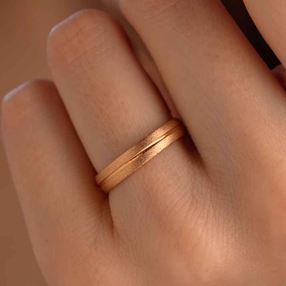 Обручальное кольцо из красного золота 200-000-720