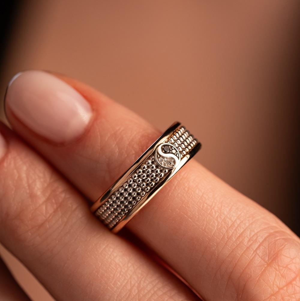 Кольцо комбинированное с бриллиантами 911894ЧБ