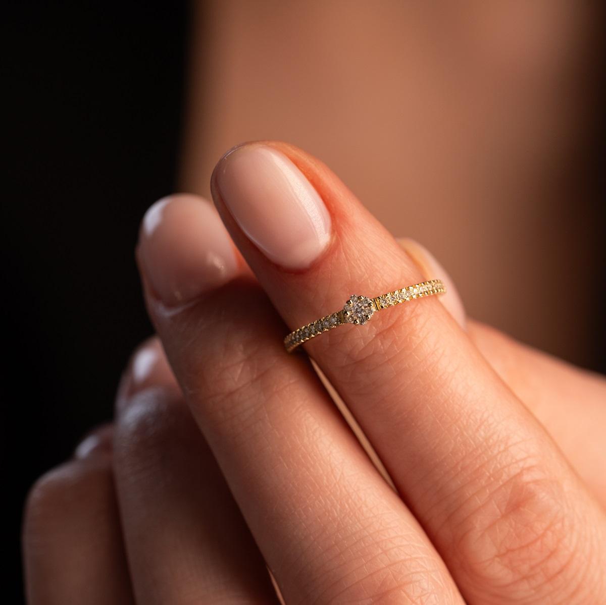 Кольцо из желтого золота с бриллиантами 931912Б