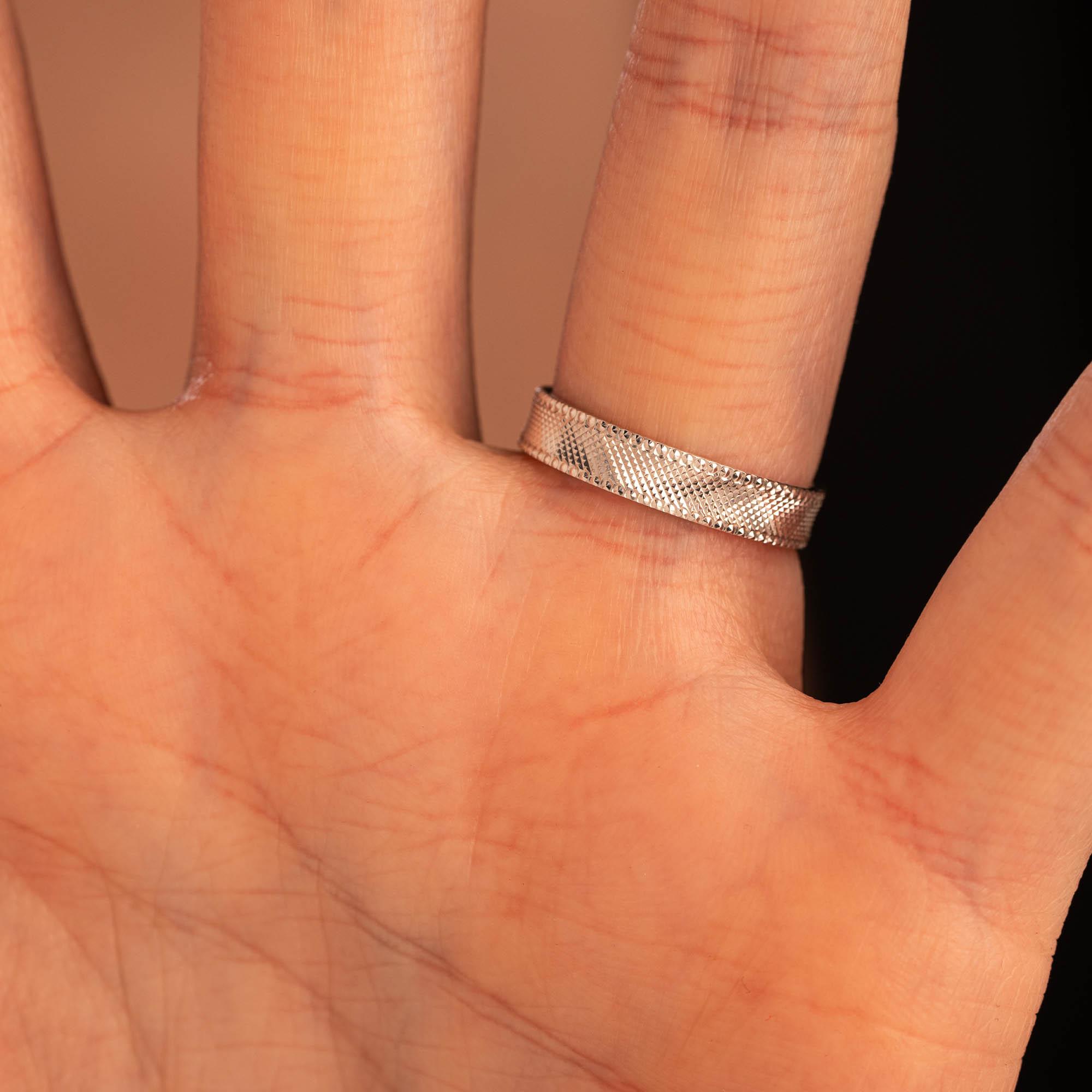 Обручальное кольцо из белого золота 510-000-1001