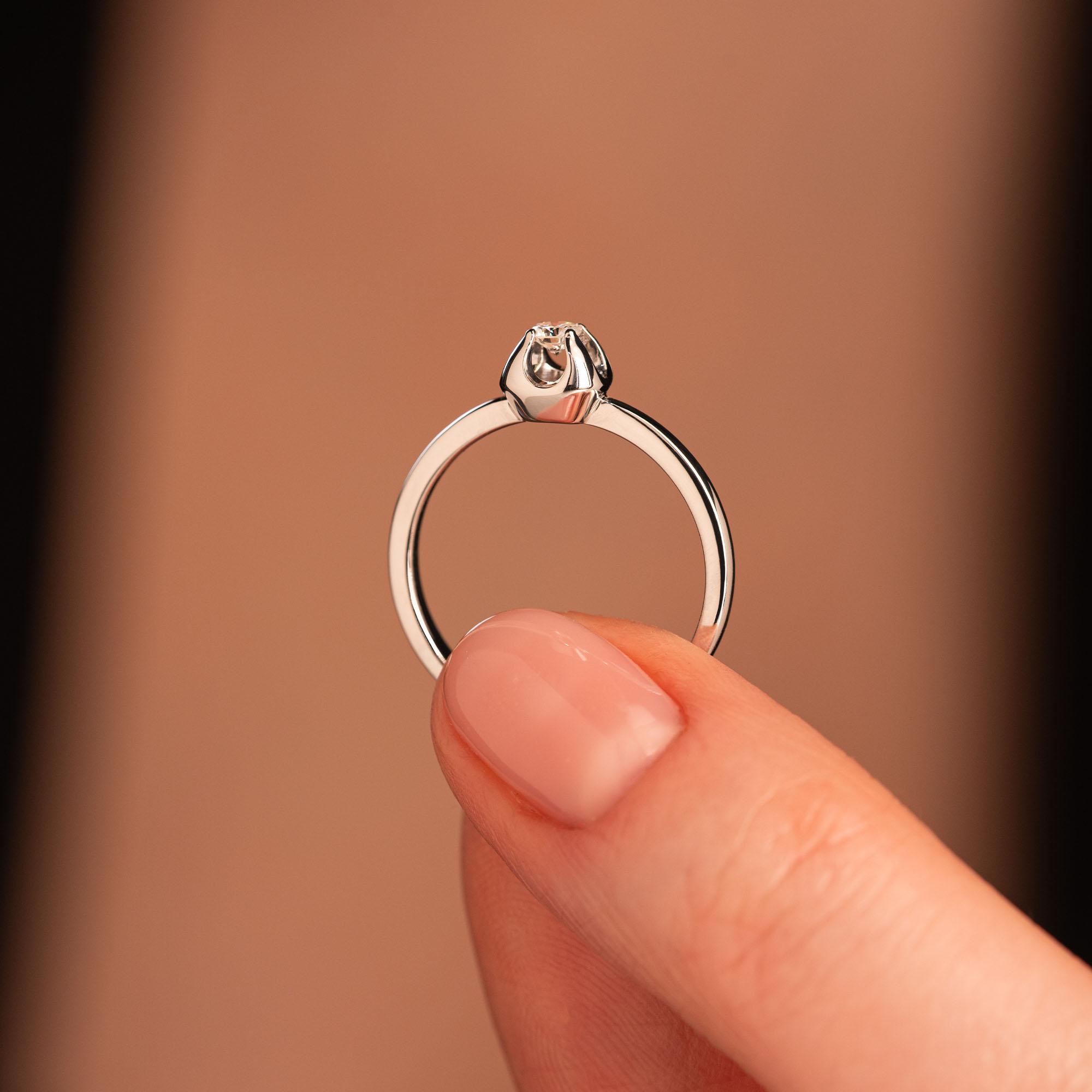 Кольцо с бриллиантом 921989Б