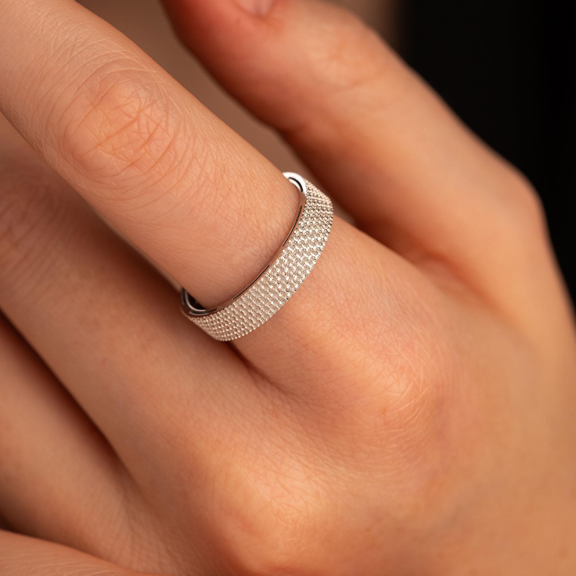 Кольцо из белого золота с сапфиром 9211038