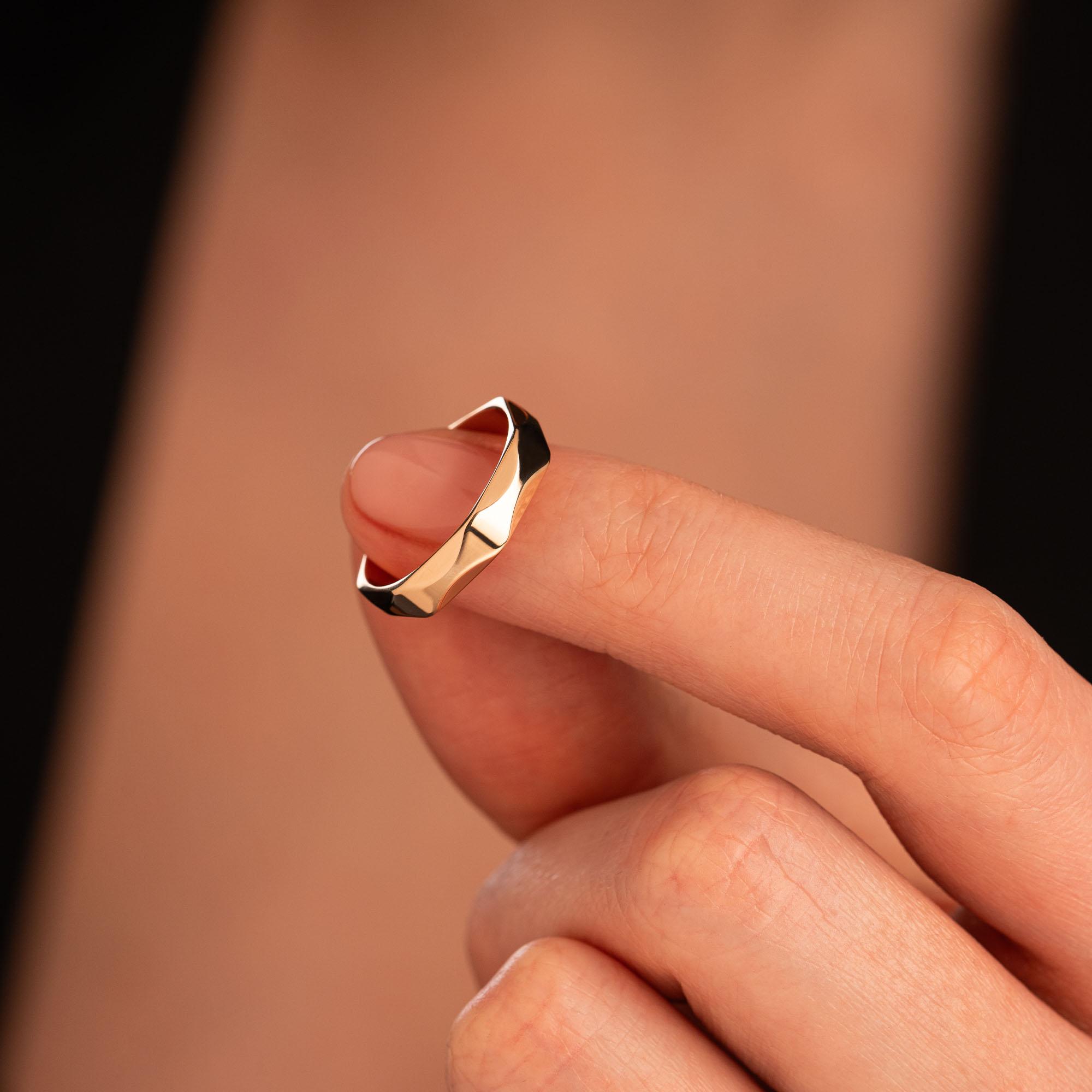 Обручальное кольцо из красного золота 700-000-220