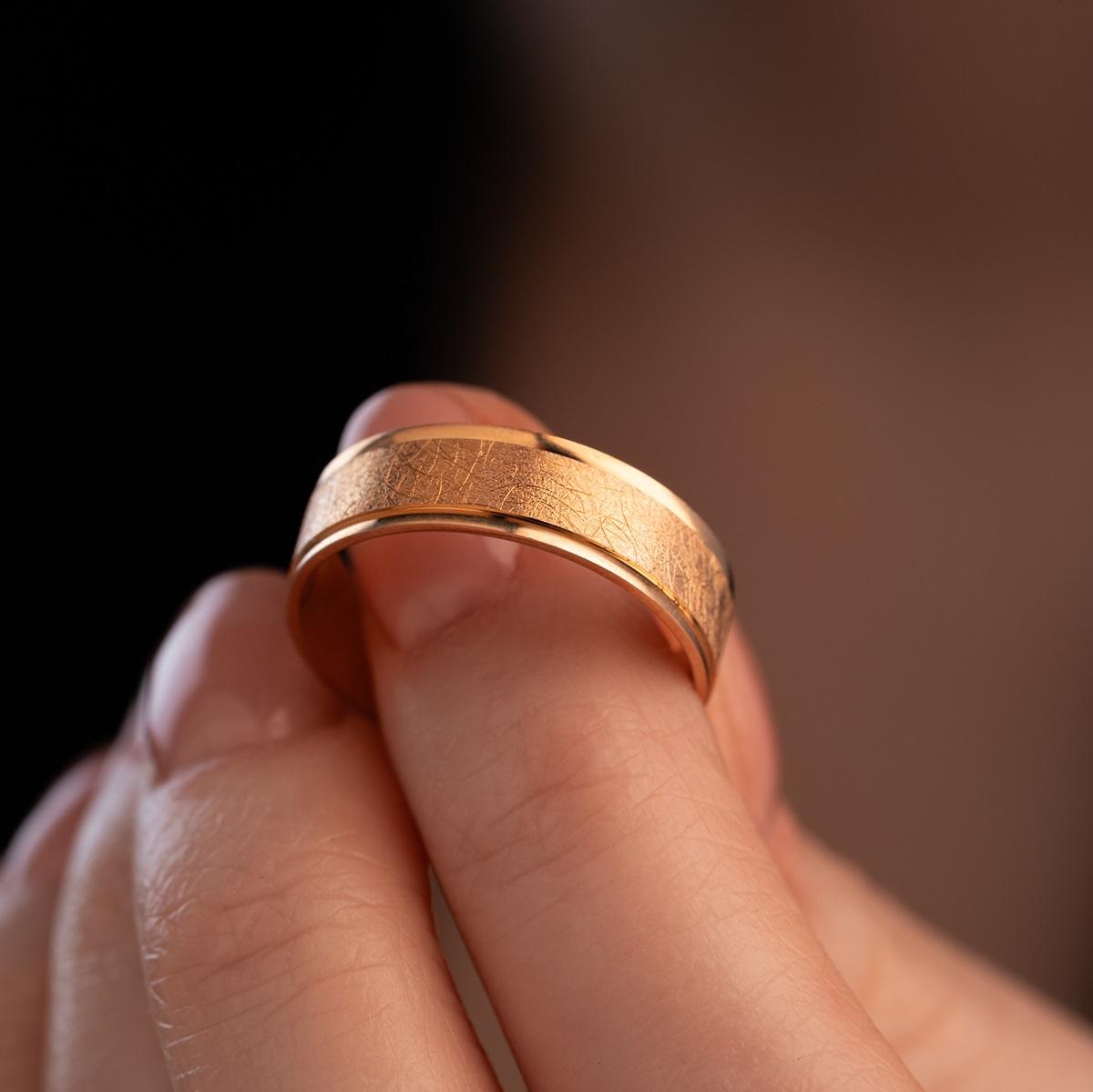 Обручальное кольцо из красного золота 500-000-045